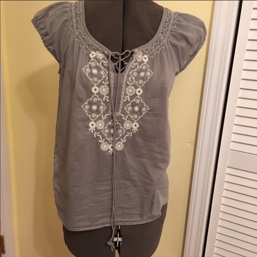 Loft petites gray peasant blouse with embroidery